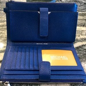 NWT Michael Kors Jet Set Travel Continental